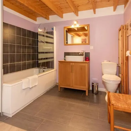 Le Petit Port Du Loiron 17 Charente Maritime