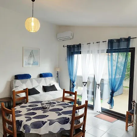 Du Petit Port Du Loiron * 앙굴랑-쉬르-메르