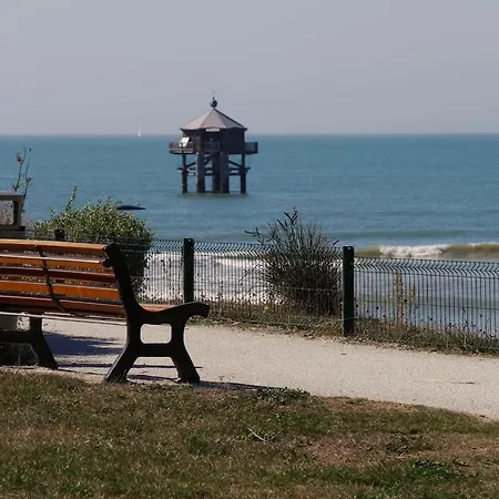 Le Petit Port Du Loiron 17 Charente Maritime * Angoulins-sur-Mer